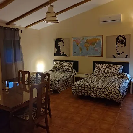 Guest house Privado Con Piscina Y Jardin Compartidos. *