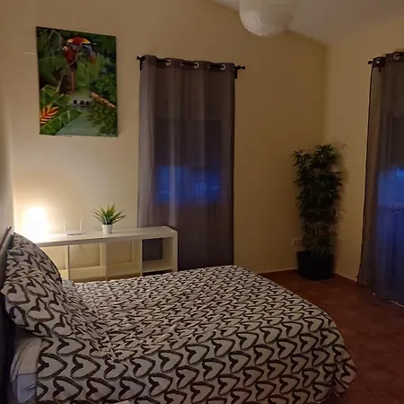 Privado Con Piscina Y Jardin Compartidos. * Valencina de la Concepcion