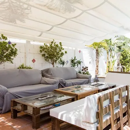 Guest house Privado Con Piscina Y Jardin Compartidos.